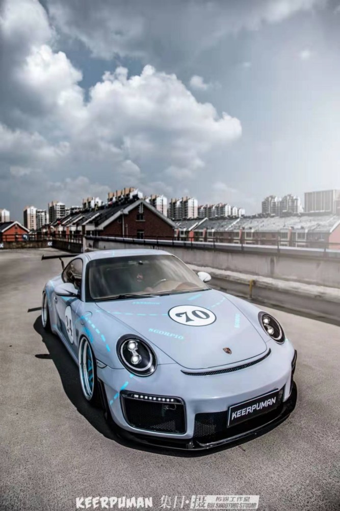 把保时捷911改装成灰猪,混搭的包围让人