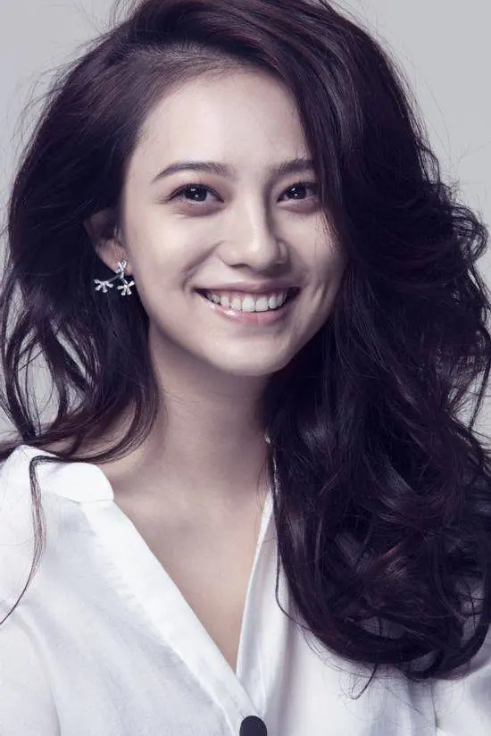 25岁的冯女郎,星路平坦,还搭档古天乐和金城武