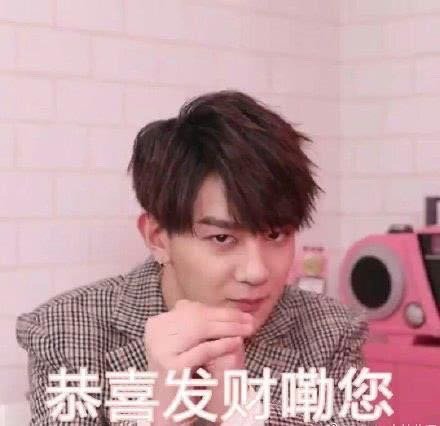 r1se搞笑表情包洛洛露出了苦笑这味道让他难以形容