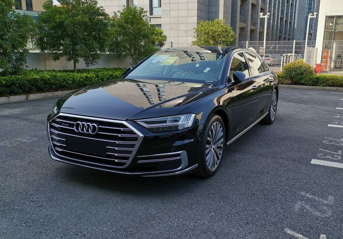 0t宝马7,远比2.0t奔驰s级和奥迪a8l更划算?