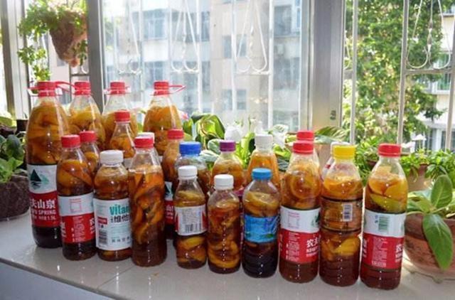 在家沤肥臭气熏天 邻居纷纷敲门抱怨 加点小作料异味都消失 腾讯新闻
