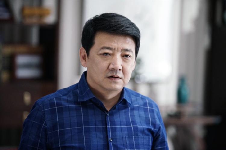 终于转正不演反派的王砚辉小欢喜中季胜利和儿子的问题现实中自己也