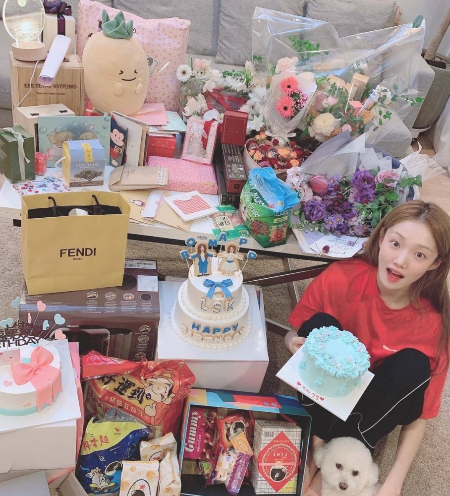 李圣经晒生日照超级可爱真是太美了