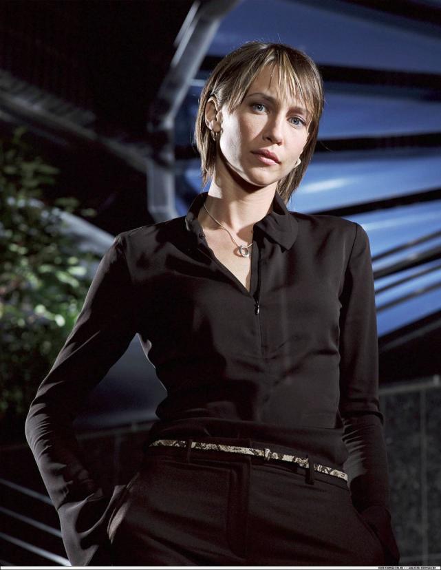 好莱坞女影星维拉·法米加,酷帅迷人