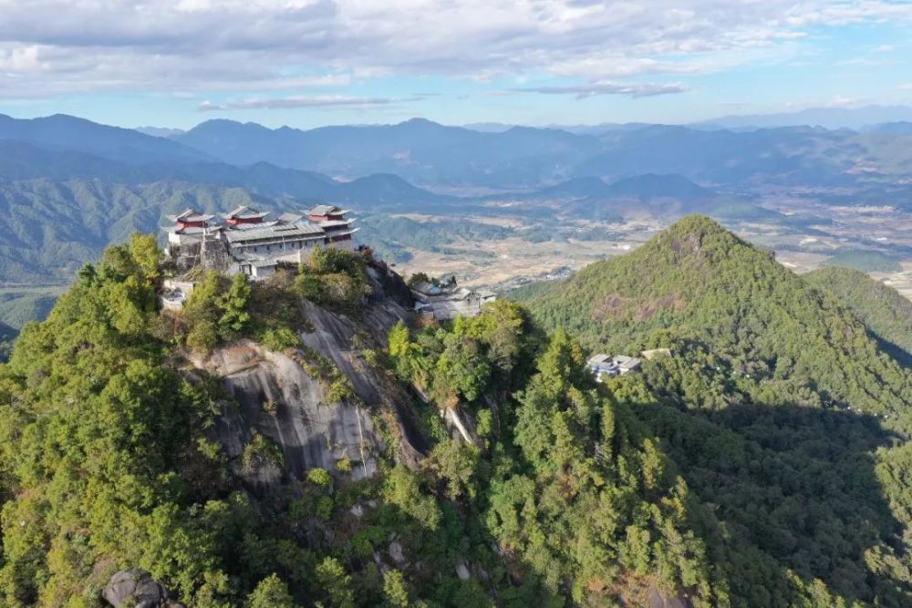 古鎮銀杏村溫泉愛上保山騰衝只需要這幾個瞬間