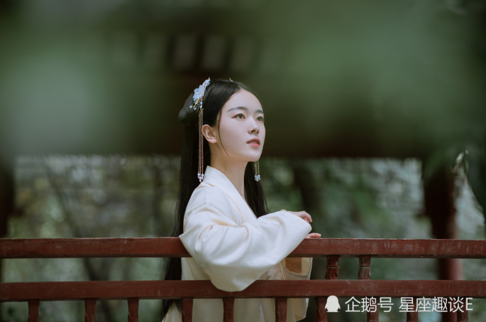 8月21日星座运势 双子贵人相助 水瓶信心十足