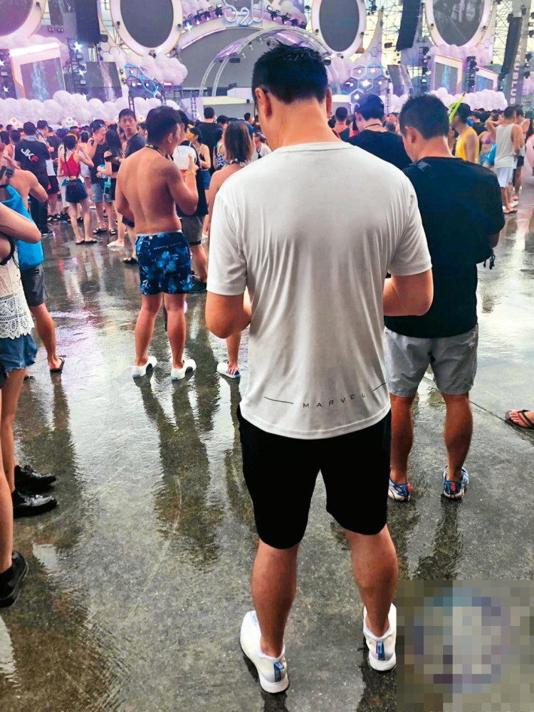 曝梁静茹与老公已分居：老公与辣妹贴身合照曝光 - 8