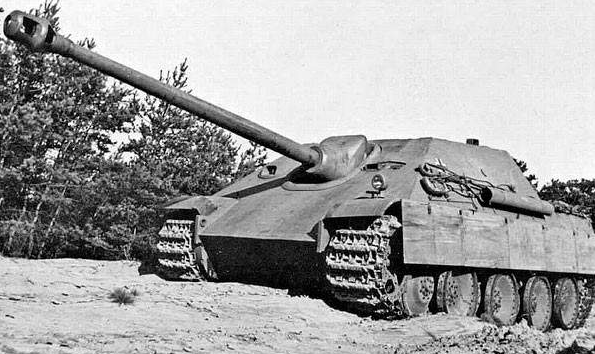 辆坦克准备摧毁盟军 却不料被揍的丢盔弃甲