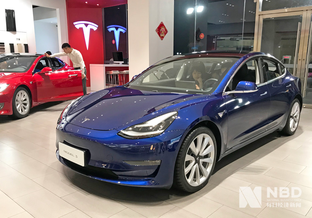 Model 3购置半年就掉漆？特斯拉或在中美两地遭遇集体诉讼