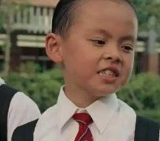 这还是《长江七号》的陈俊生吗?本以为是小男孩,没想到竟成女神