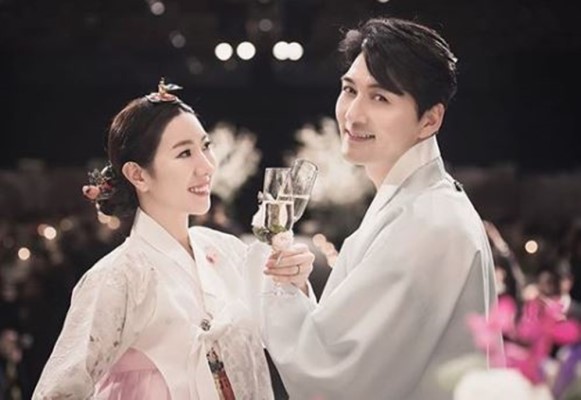 李必模儿子百日宴公开妻子徐秀妍是大学教授假戏真做火速结婚