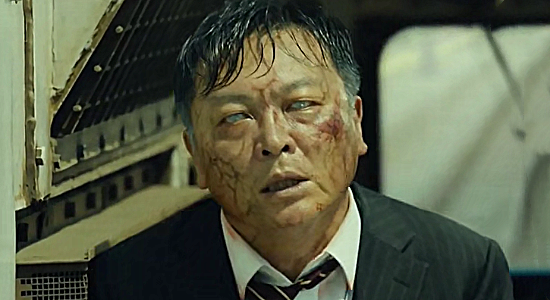 釜山行丧尸变异前都会晕倒为何金常务却没有细思极恐