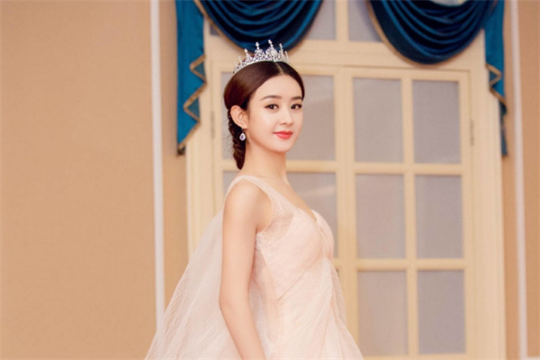 赵丽颖将在巴厘岛举办婚礼?看到伴娘团,网友:不怕抢风头么