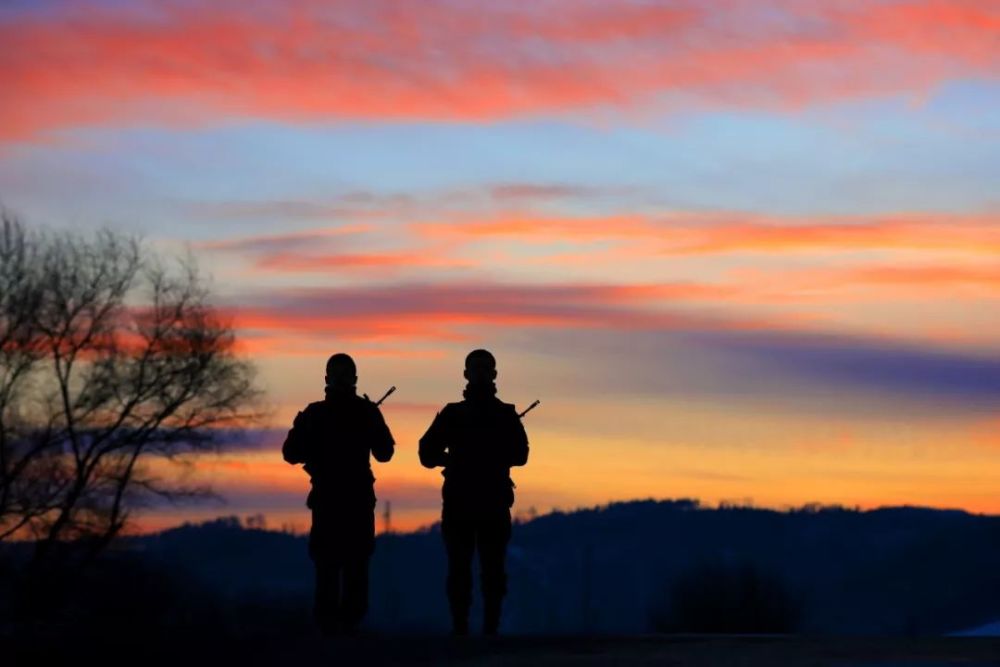 小白杨|8月19日，早安！《小白杨》祝你好心情！