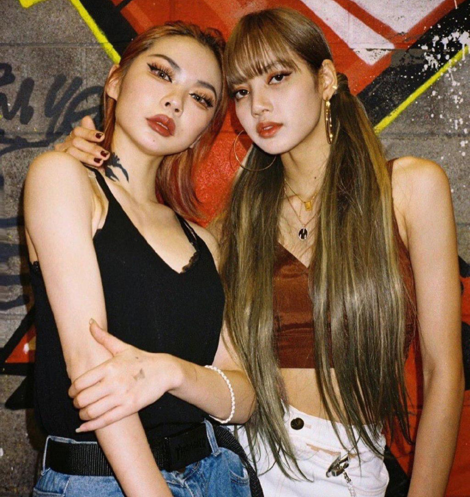 lisa合影编舞老师她们两个实在是太飒老师也是蛮绝的了