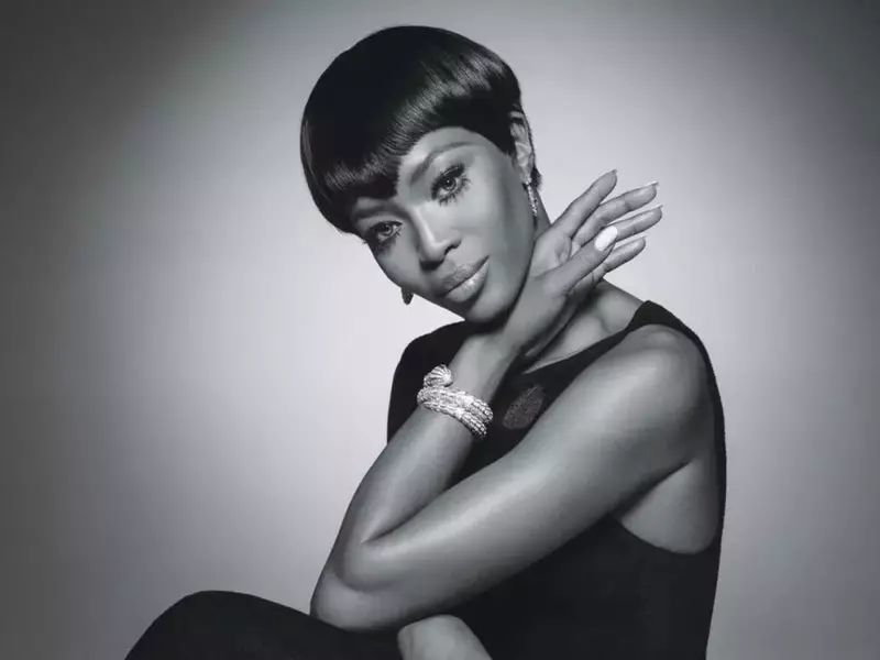 超模老米naomi campbell遭到种族歧视,被阻挡在酒店外!