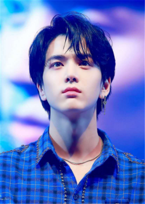 继吴世勋金泰亨后他被称五代神颜网友男版jisoo