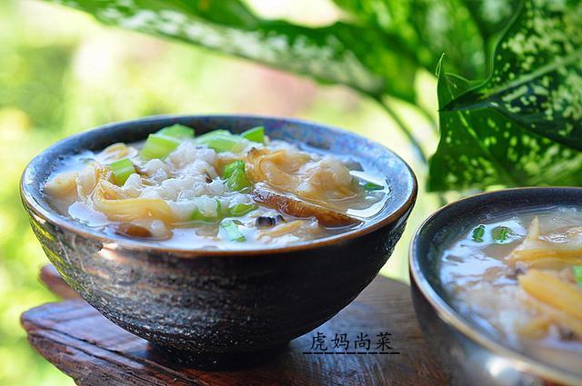 用它煮大米粥最鲜美了 无需味精无需厨艺 却比酒店里的好吃多了
