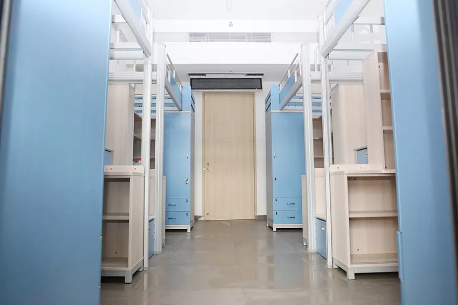 四川大学四川大学有三个校区,江安校区,望江校区,华西校区,新生首先是