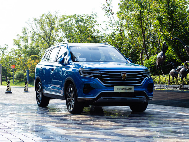 媲美荣威rx8的外型2019年4月,上汽荣威发布全新suv车型max.