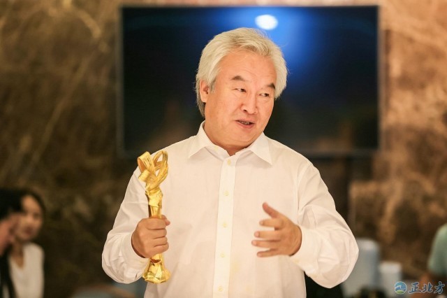 涂们导演处女作《呼伦贝尔城》上映