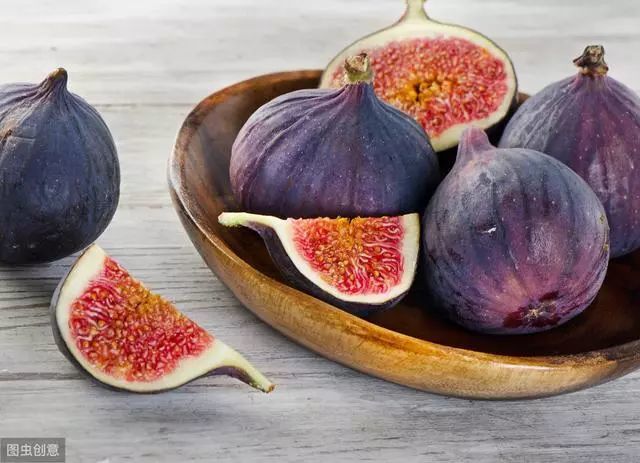 无花果 紫皮和青皮哪个更好 学会这些挑选技巧 果肉饱满有营养 腾讯新闻