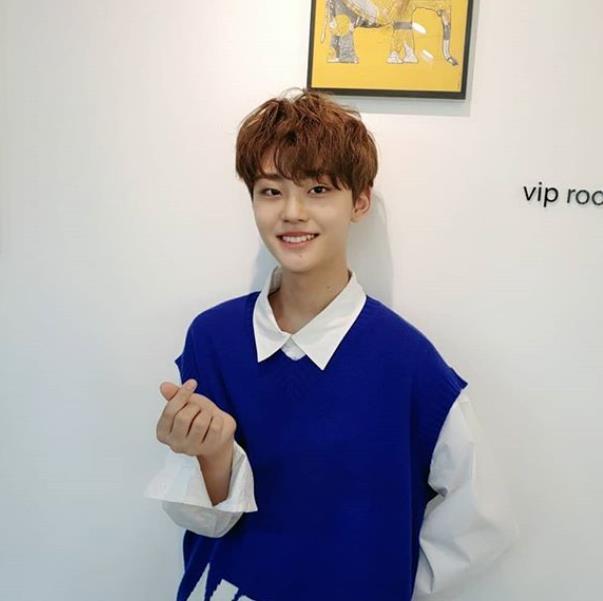 绝对励志,"秀韩"李宥珍瘦出尖下巴,大圆脸变得越来越帅气