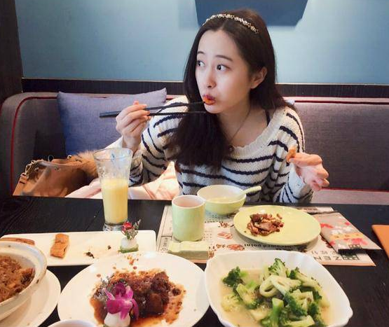 很多减肥的妹子注意了,吃饭速度也能影响你们长胖!