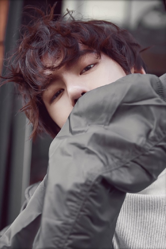 当王一博换上羊毛卷,看到图五的时候,网友:原谅我的笑