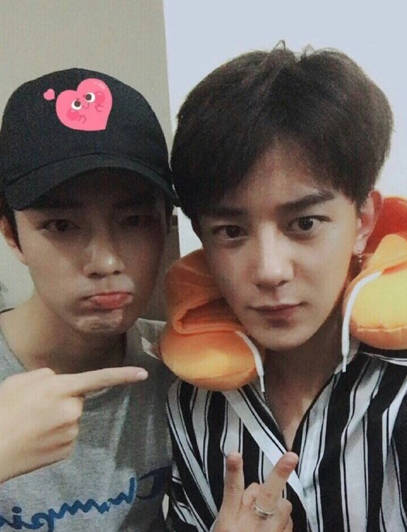 对肖战的称呼夏之光叫战战王一博叫老肖李沁的就厉害了