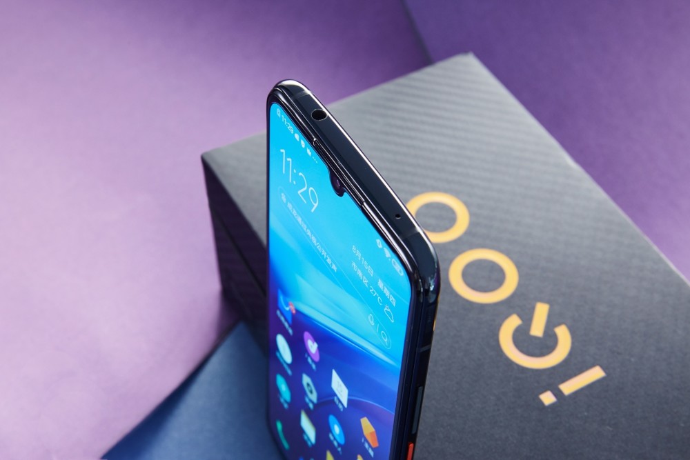 3798元!iqoopro5g首发上手:这才是机皇该有的样子