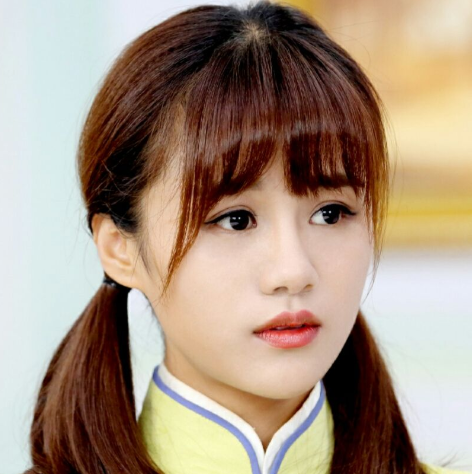 第二个安悦溪在《旋风少女第二季》中扮演戚百草,她历经重重洗礼的戚