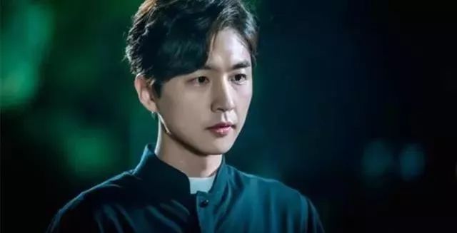 朴叙俊《驱魔使者》神父装帅到掉渣!10位韩剧里的高颜值神父