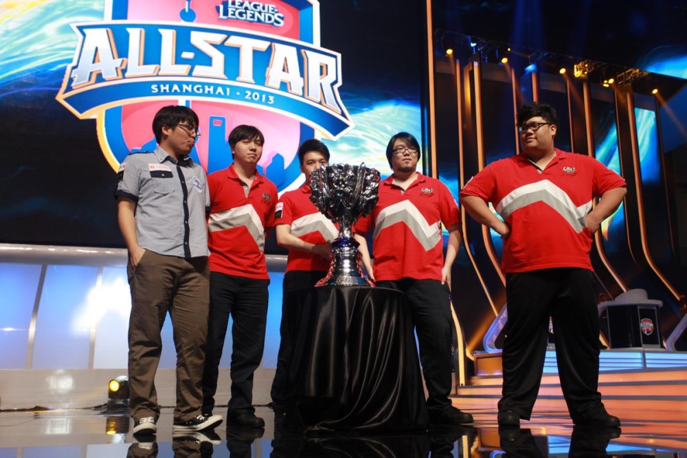 队伍也是逐渐没落,最终在2016年的4月份,周杰伦的公司成功收购tpa战队