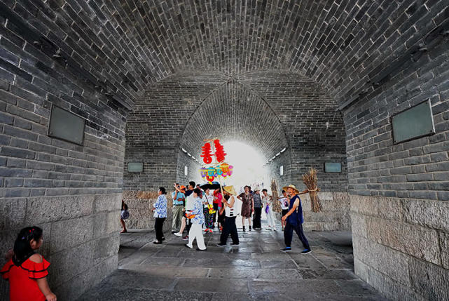 山海关《古城风韵--叫卖组曲》再现古城历史文