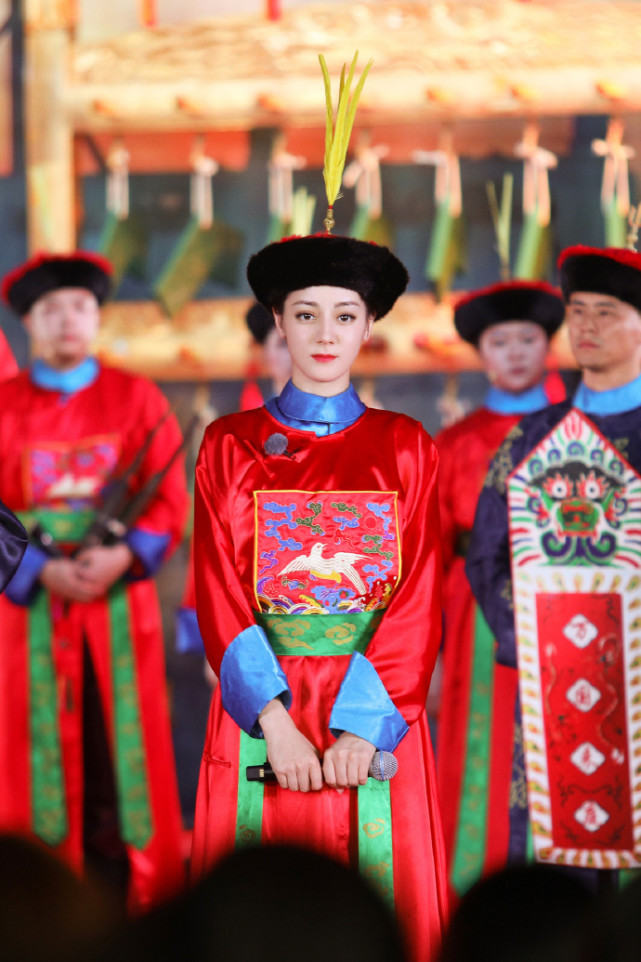 《遇见天坛》正式开播!热巴,蔡徐坤大红色古装亮相,超级吸睛