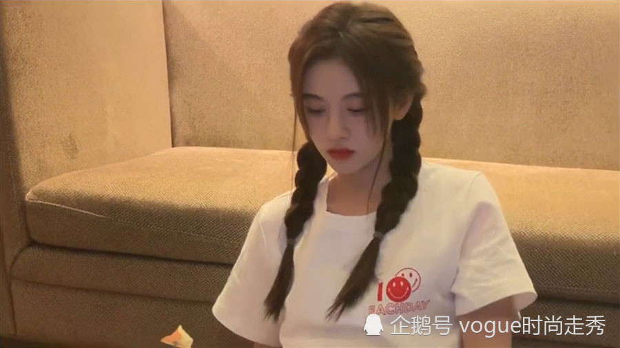 不怪鞠婧祎总是留长发,看到她的麻花辫造型后,确定不是18岁?