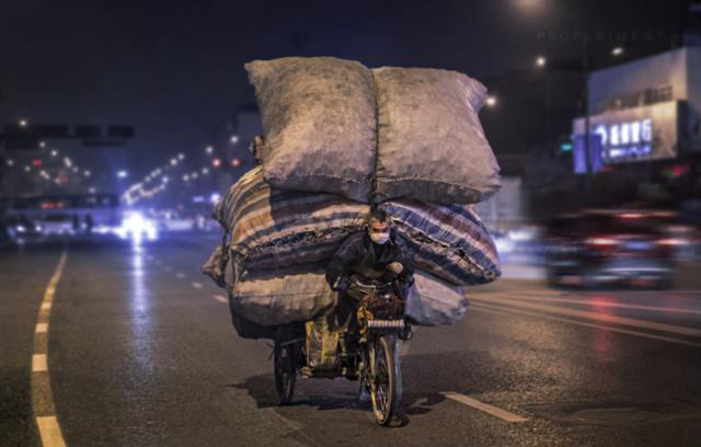 12张现实生活心酸照每一张直击内心深处