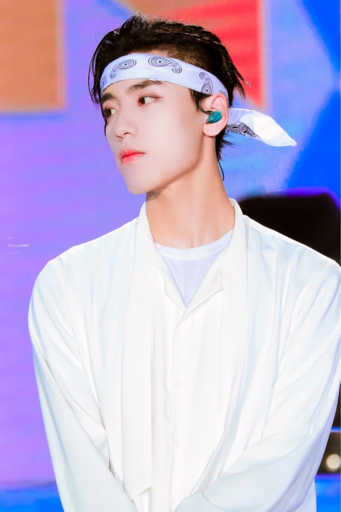 ninepercent巡演王子异表演高清图