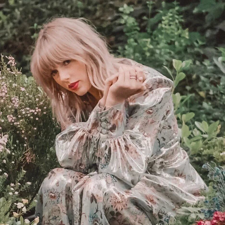 你知道吗lover是霉霉第一张拥有版权的专辑