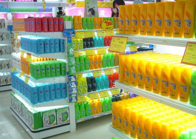 女生买洗发水时,这"2种"千万不要买,超市老板:我自己都不用