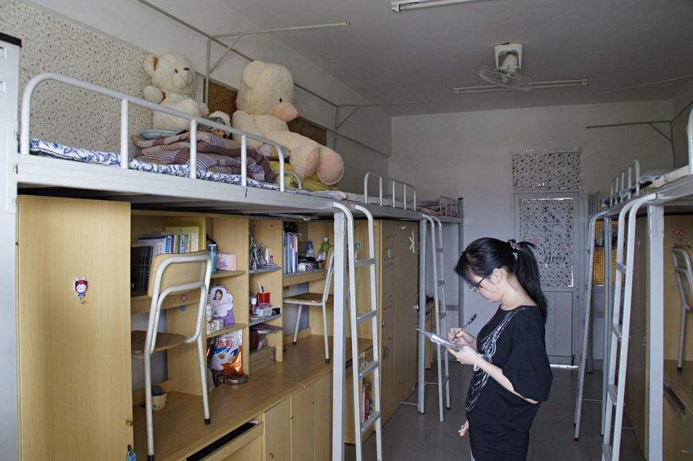 大学宿舍不考虑价格四人间和六人间那个更好学姐六人间