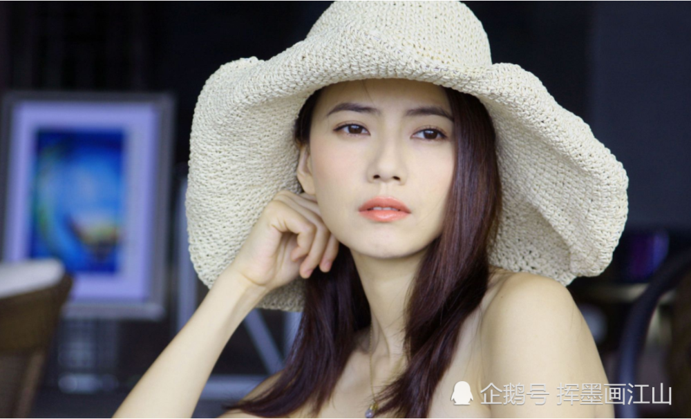 高圆圆产后近照曝光,与赵丽颖差8岁却恢复的更好,骨相美人!