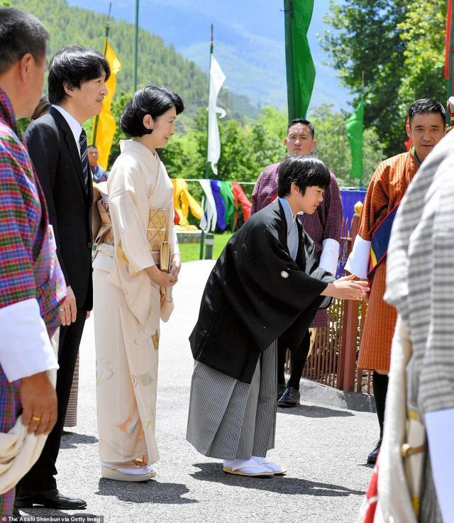 日本皇室悠仁王子13岁生日 清秀长相随妈个子比不上13岁巴伦