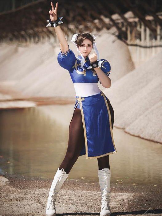 街头霸王cos秀呆萌剪刀手小春丽凶神恶煞胖本田