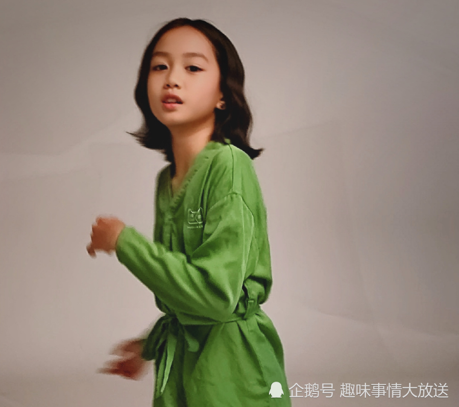 还记得《爸爸去哪儿》的考拉吗?如今颜值美过钟丽缇,成超模达人