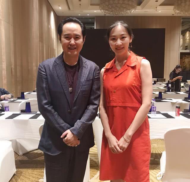 《老酒馆》是由刘江执导,高满堂编剧,陈宝国,秦海璐,刘桦,冯雷,王晓晨