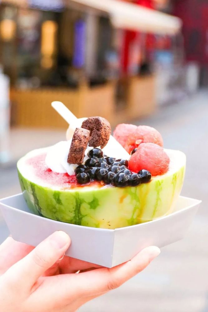 满是热情与创意 地址:仙岳路4666号1117号 人均:20元 如果说鲜榨果汁