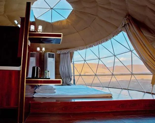 看见这个星空营地那些早去库木塔格沙漠的人都后悔了