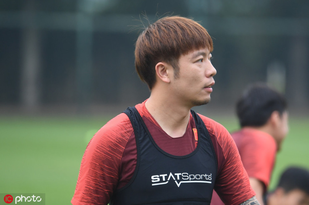 国足教学赛上下半场两套不同阵容 张稀哲因伤暂时无法参赛